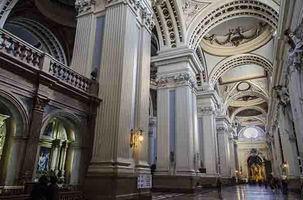 Zaragoza 09 - basílica del Pilar.jpg